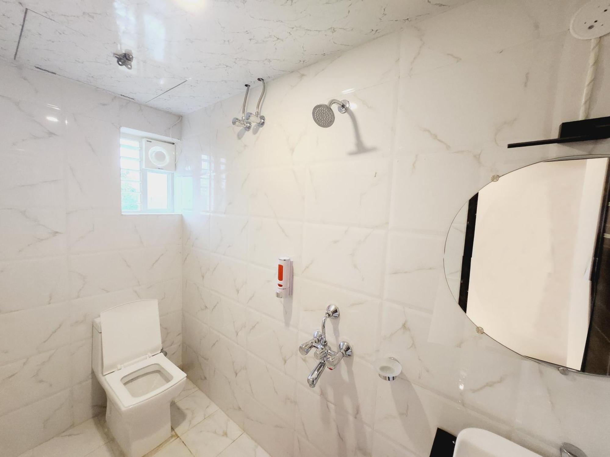 The Greenstar Inn Premium ブバネーシュワル エクステリア 写真