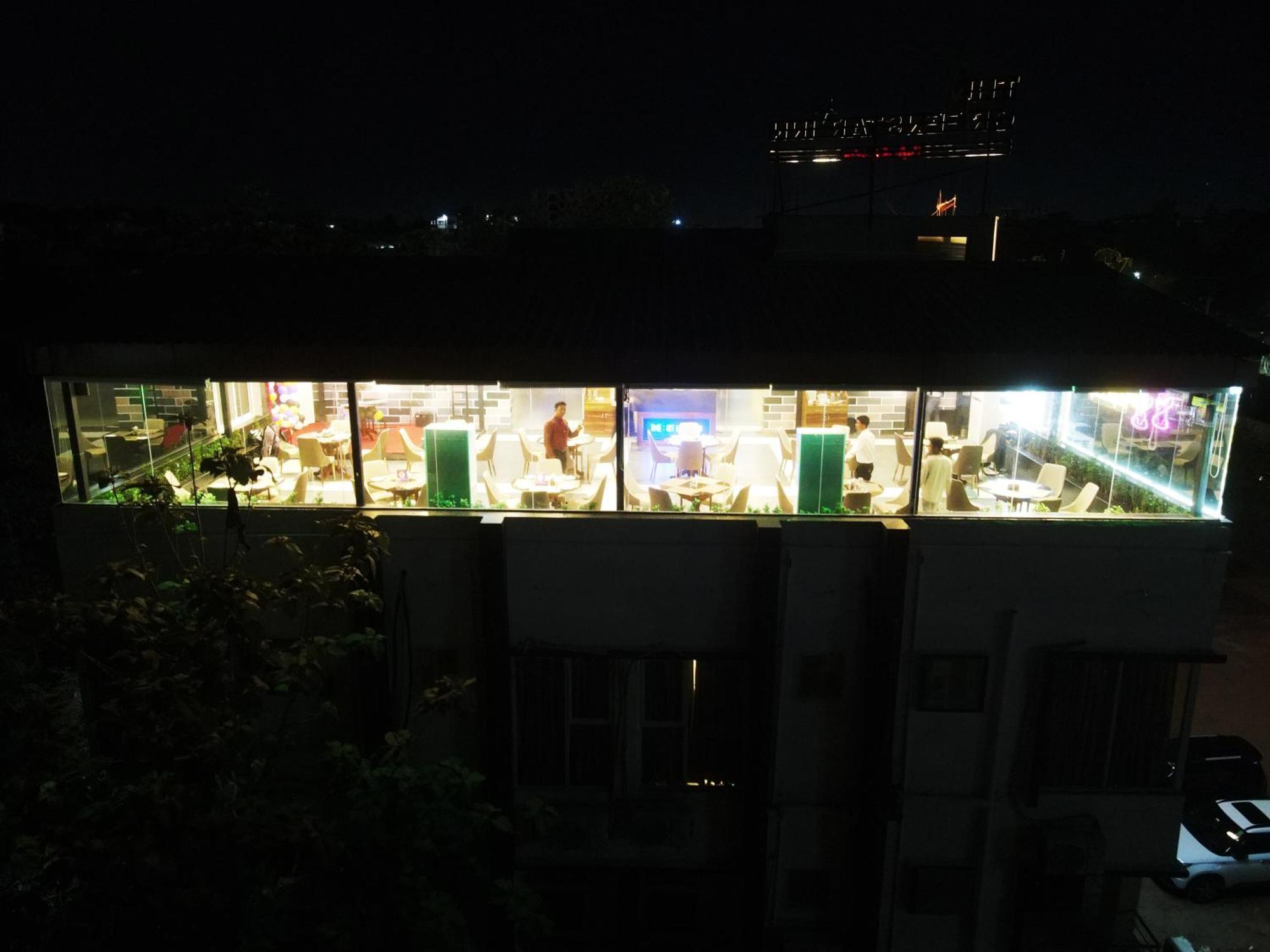 The Greenstar Inn Premium ブバネーシュワル エクステリア 写真